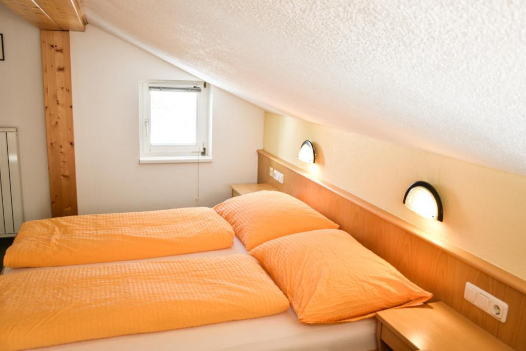 Haus Alpenblick Apartamento Schröcken Exterior foto