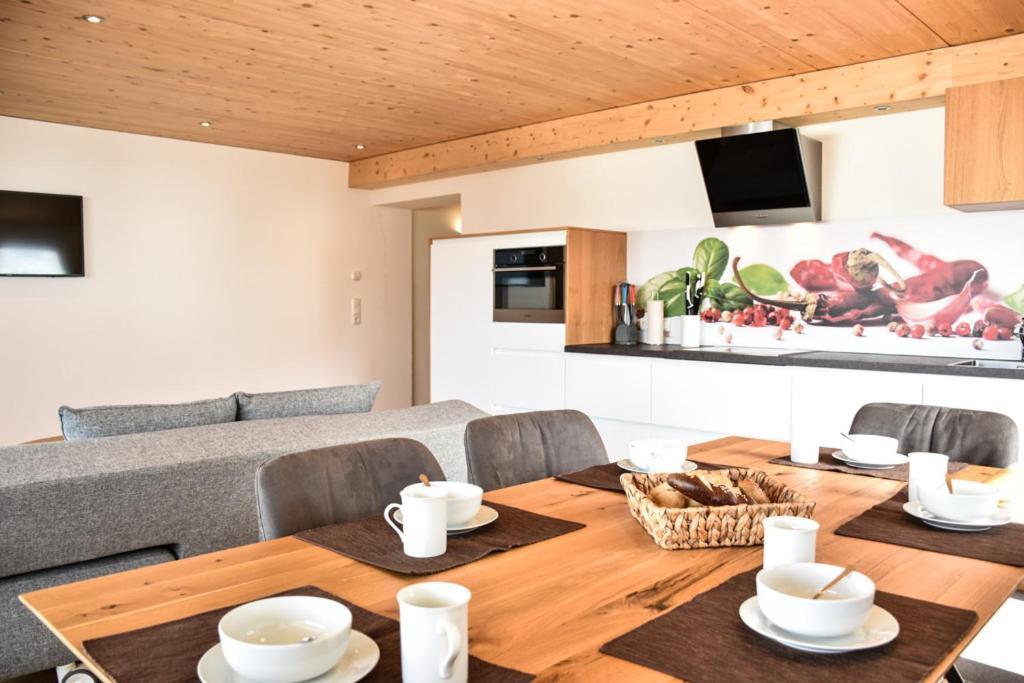 Haus Alpenblick Apartamento Schröcken Exterior foto