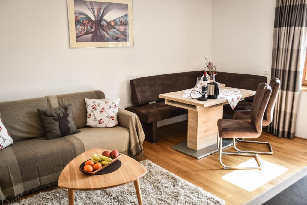 Haus Alpenblick Apartamento Schröcken Exterior foto